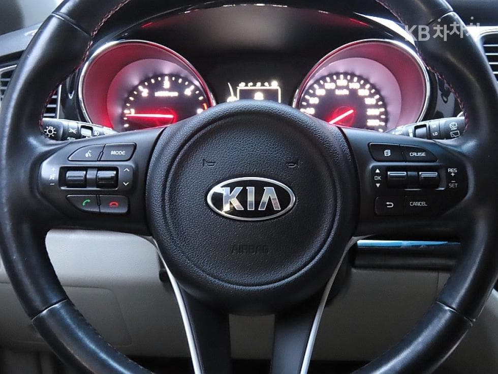 Kia All New Carnival9-seater 2.2 Diesel Prestige - 17