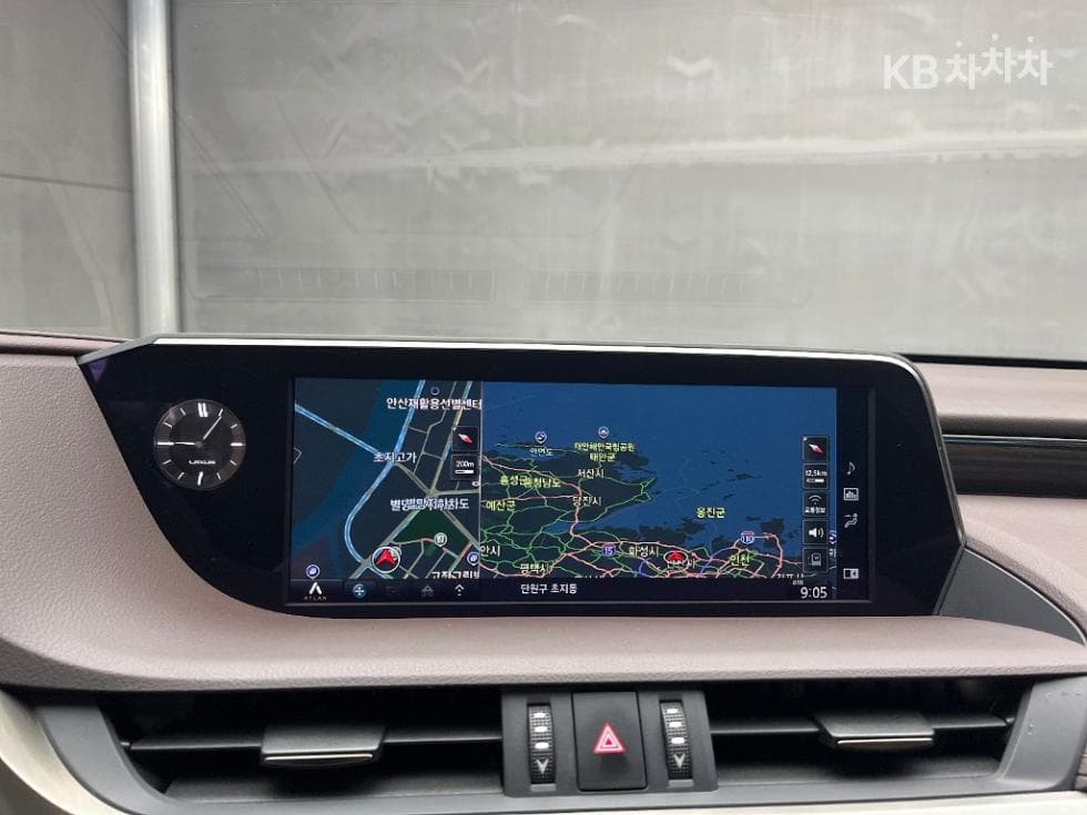 Lexus New 제너Ray (van)션 ES300h Executive - 13