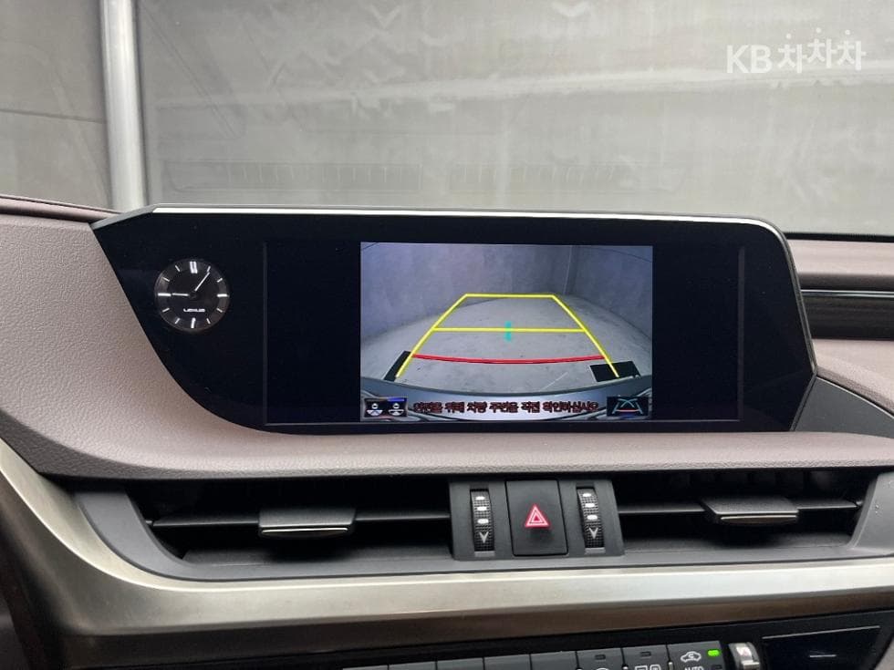 Lexus New 제너Ray (van)션 ES300h Executive - 14