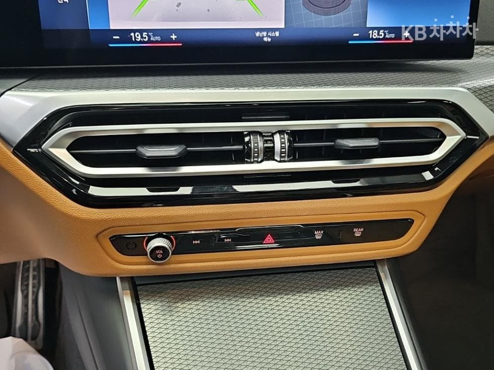 BMW 3 Series (G20)320i M Sport - 10