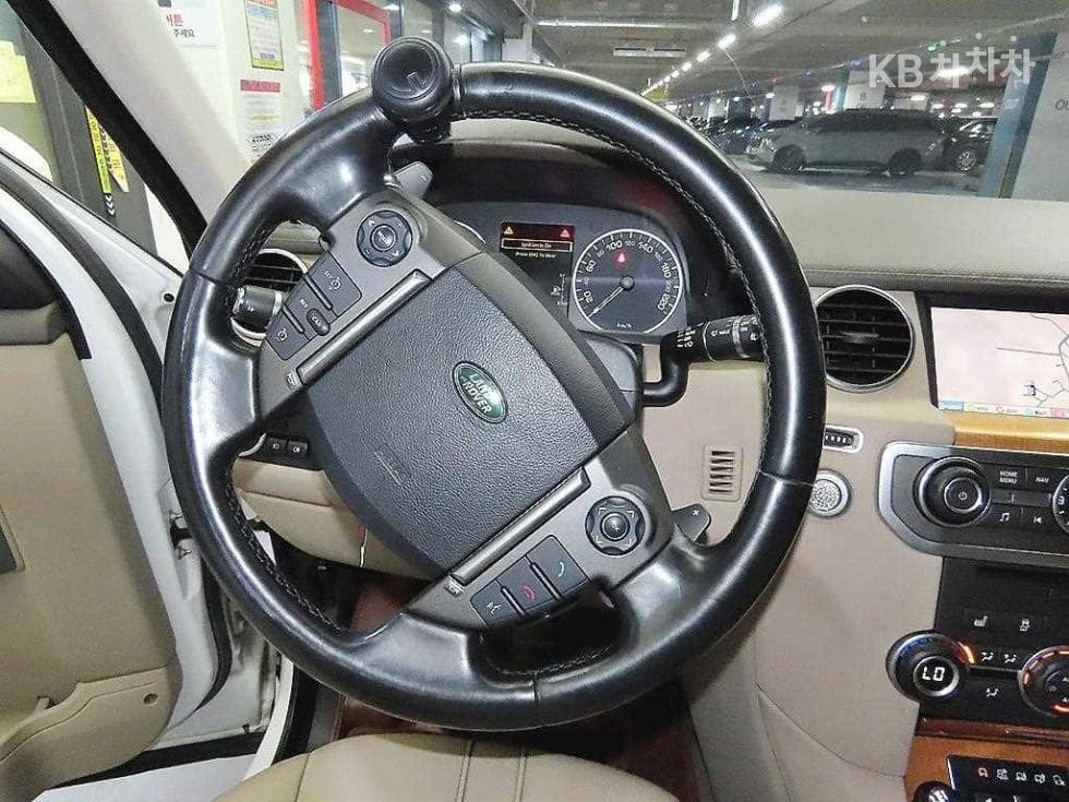 Land Rover 디스커버리43.0 SDV6 SE - 8