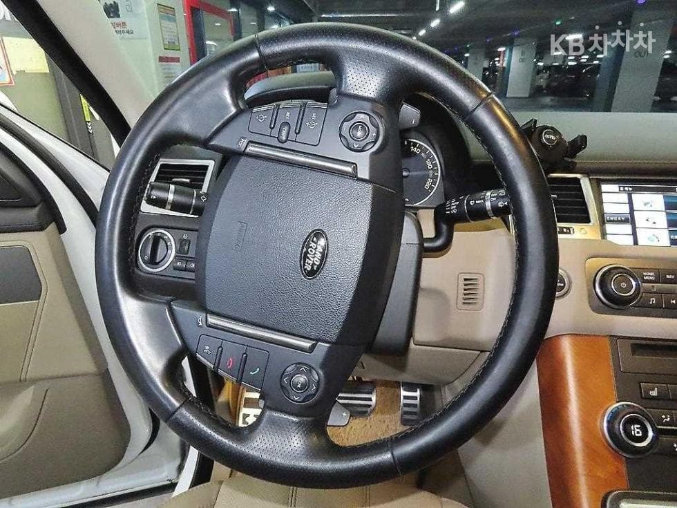 Land Rover Рендж Ровер Спорт3.0 SDV6 Динамичен - 8