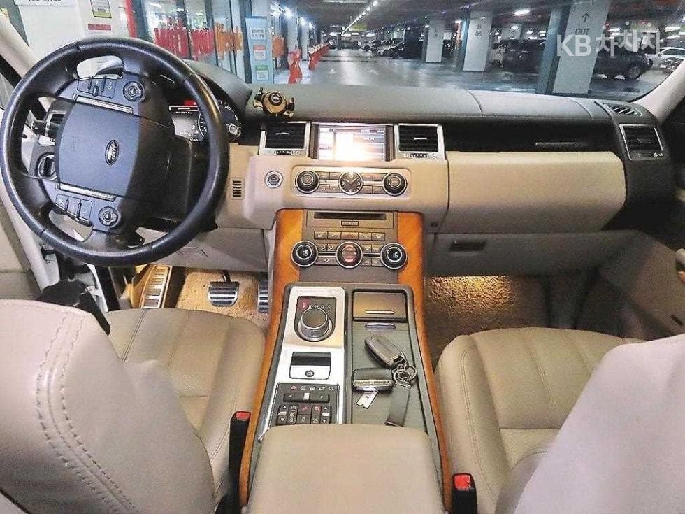 Land Rover Рендж Ровер Спорт3.0 SDV6 Динамичен - 10