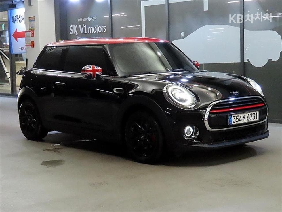 Mini Cooper 3도어 1.5 하이트림 - Image 1