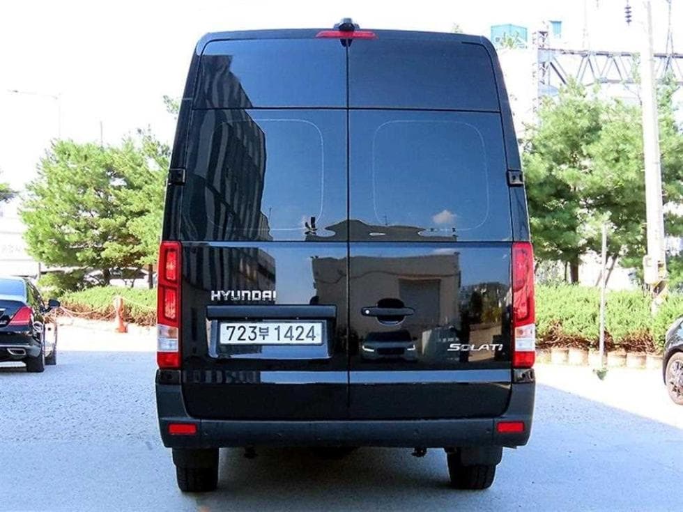 Hyundai Solati2.5 Diesel 15-seater Luxury - 4