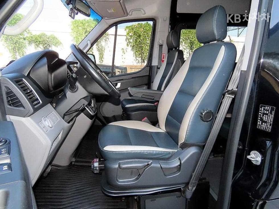 Hyundai Solati2.5 Diesel 15-seater Luxury - 6