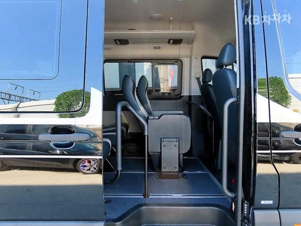 Hyundai Solati2.5 Diesel 15-seater Luxury - 7