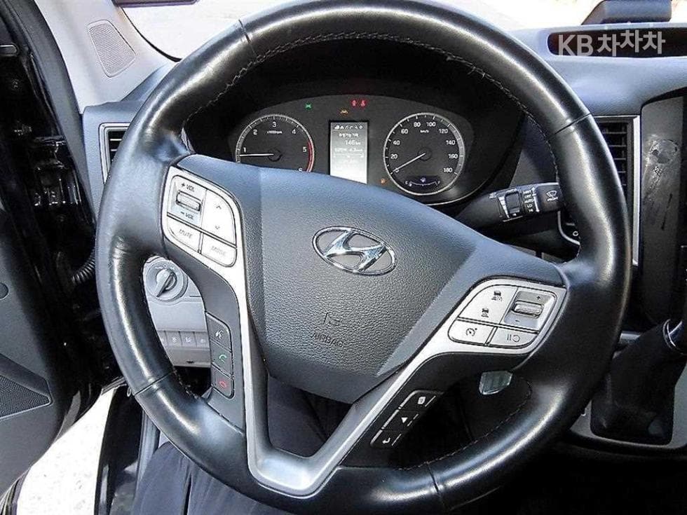 Hyundai Solati2.5 Diesel 15-seater Luxury - 10