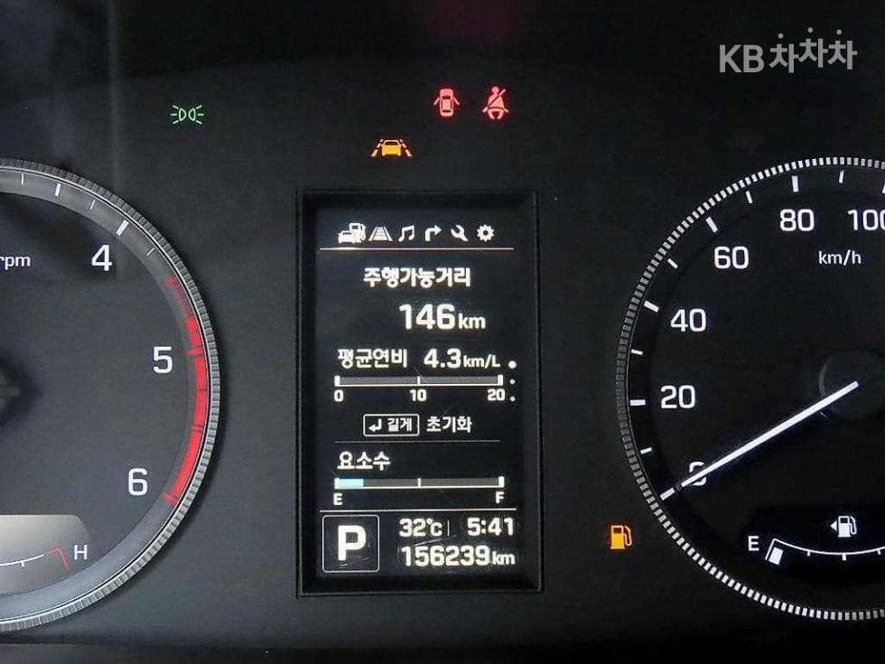 Hyundai Solati2.5 Diesel 15-seater Luxury - 11
