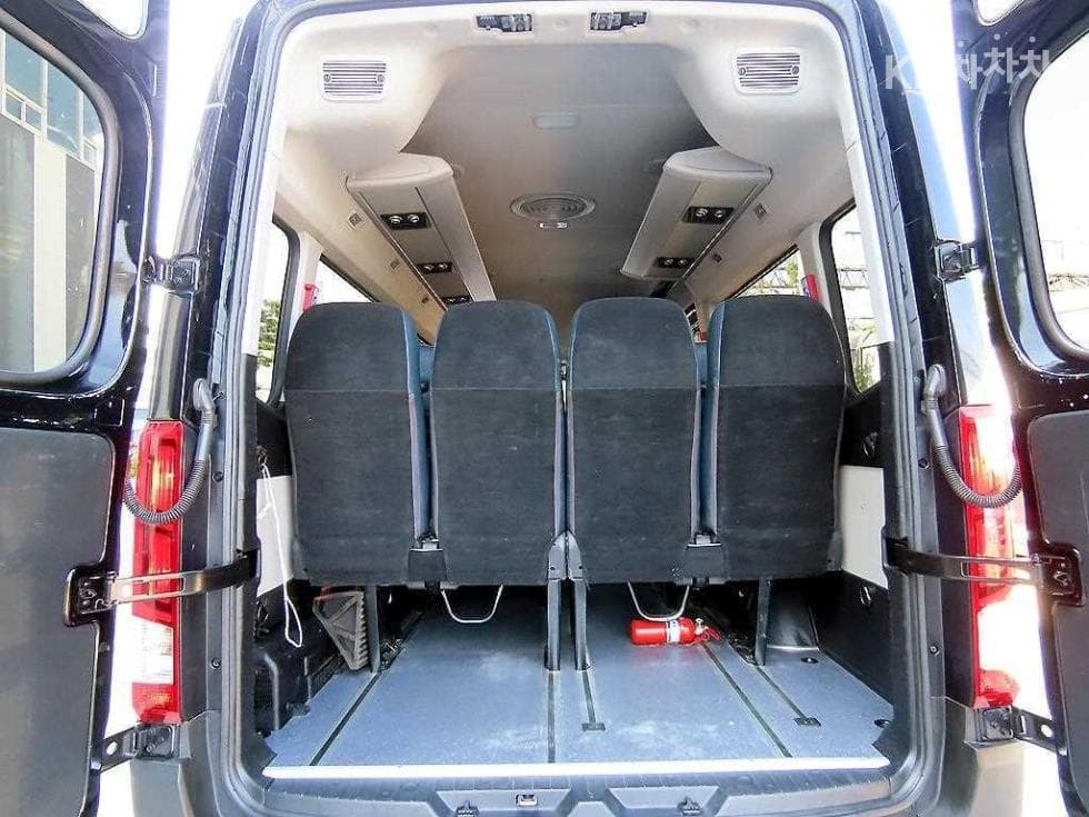 Hyundai Solati2.5 Diesel 15-seater Luxury - 17