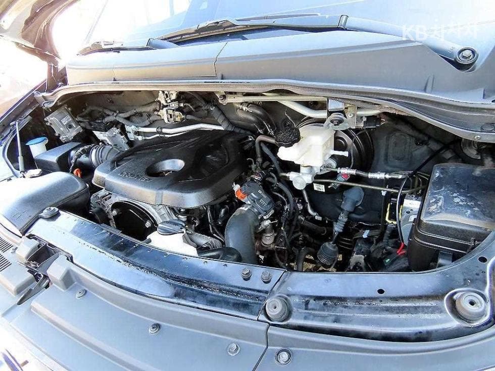 Hyundai Solati2.5 Diesel 15-seater Luxury - 19