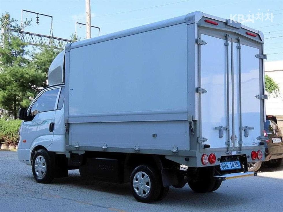 Киа The New (фейслифт) Бонго 3 (лек) EVWing Body 1 тон 전동식 Королевска кабина Удължено междуосие GL - 3