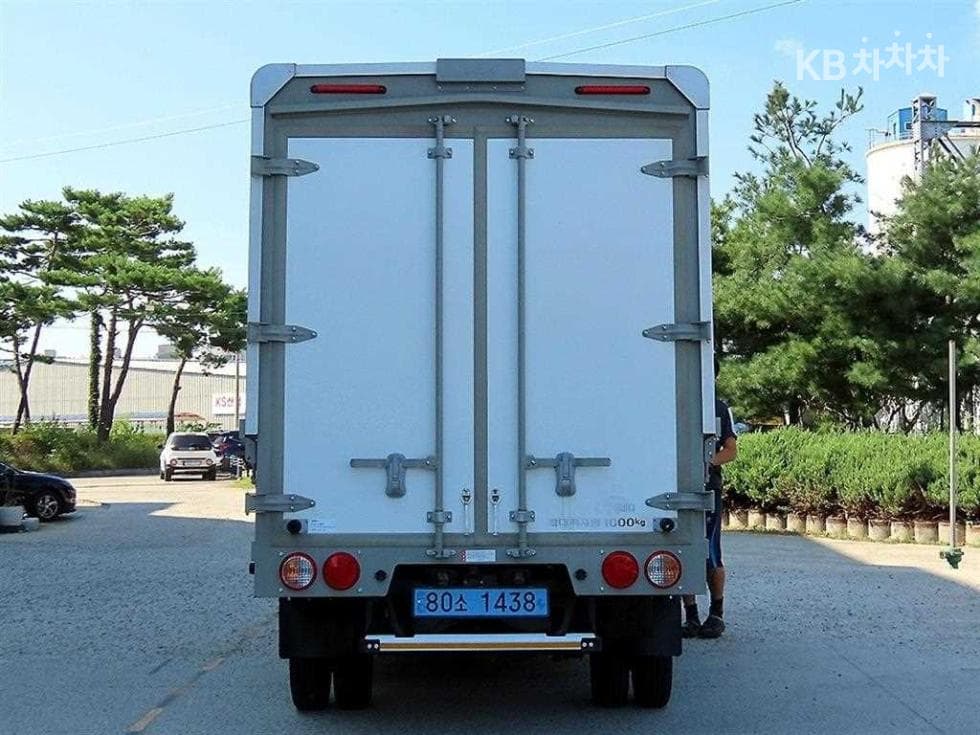 Киа The New (фейслифт) Бонго 3 (лек) EVWing Body 1 тон 전동식 Королевска кабина Удължено междуосие GL - 4