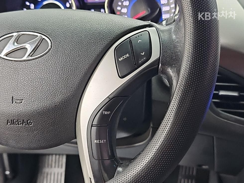 Hyundai Avante (Elantra)MDM16 GDi TOP - 17
