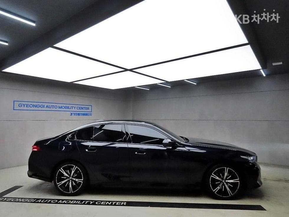BMW New5 Series(G60)530i xDrive M Sport - 2