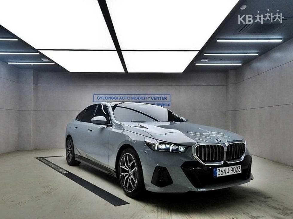 BMW New5 Series(G60) 520i M Sport - Image 1