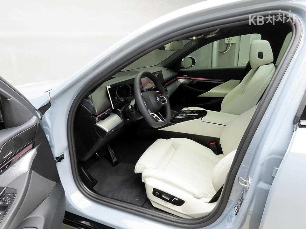 BMW New5 Series(G60)520i M Sport - 5