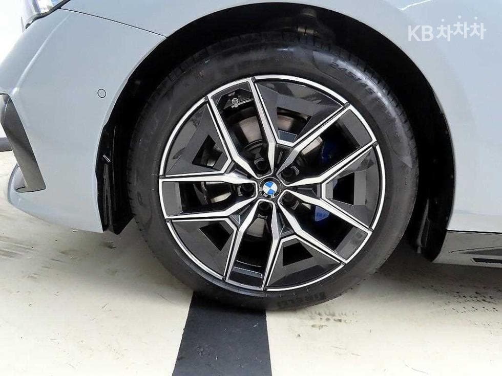 BMW New5 Series(G60)520i M Sport - 20