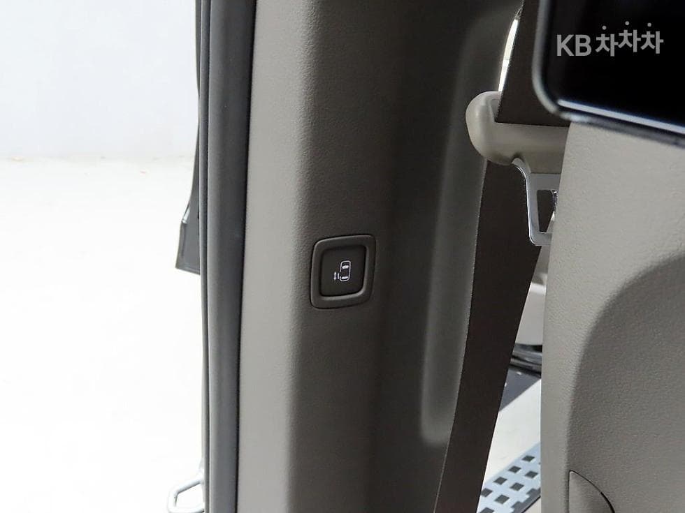 Kia The New (facelift) Carnival 4th generationG3.5 GDI 7-seater (Limousine) X-Line - 15