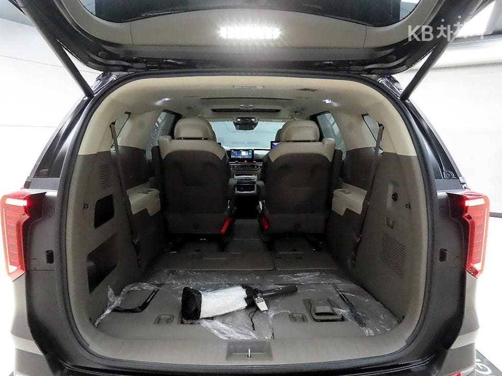 Kia The New (facelift) Carnival 4th generationG3.5 GDI 7-seater (Limousine) X-Line - 18