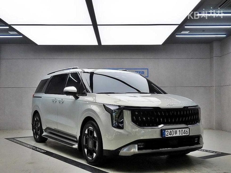 Kia The New (facelift) Carnival 4th generation G3.5 GDI 9-seater Gravity - Image 1