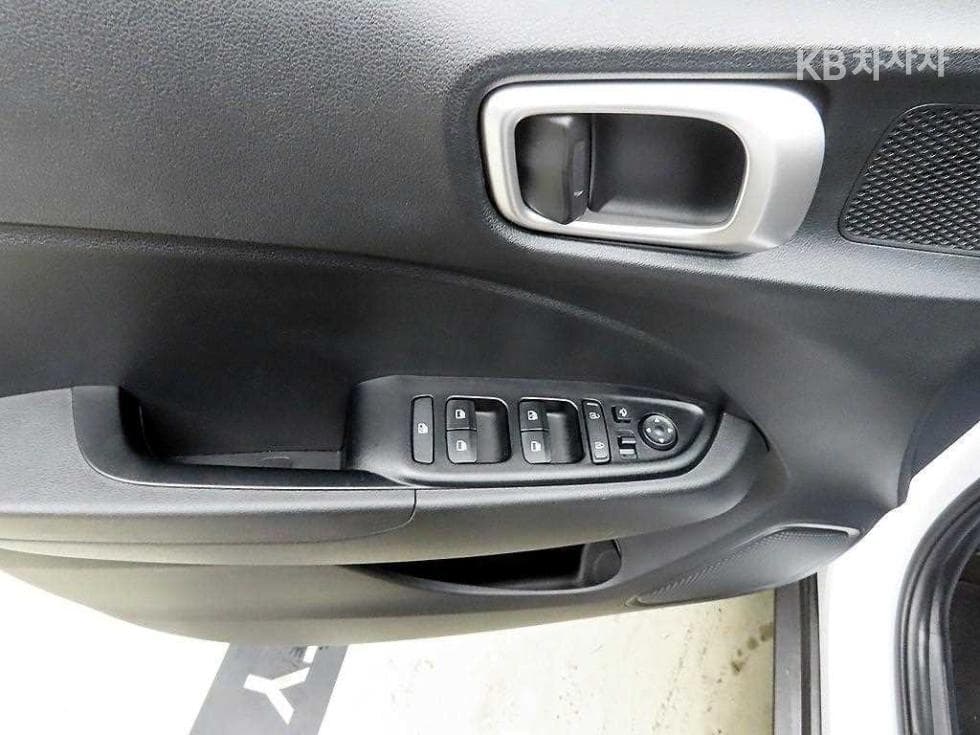Хюндай ВениуБензин 1.6 Premium - 11