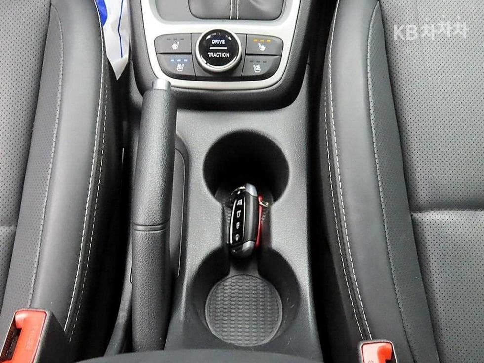Хюндай ВениуБензин 1.6 Premium - 14