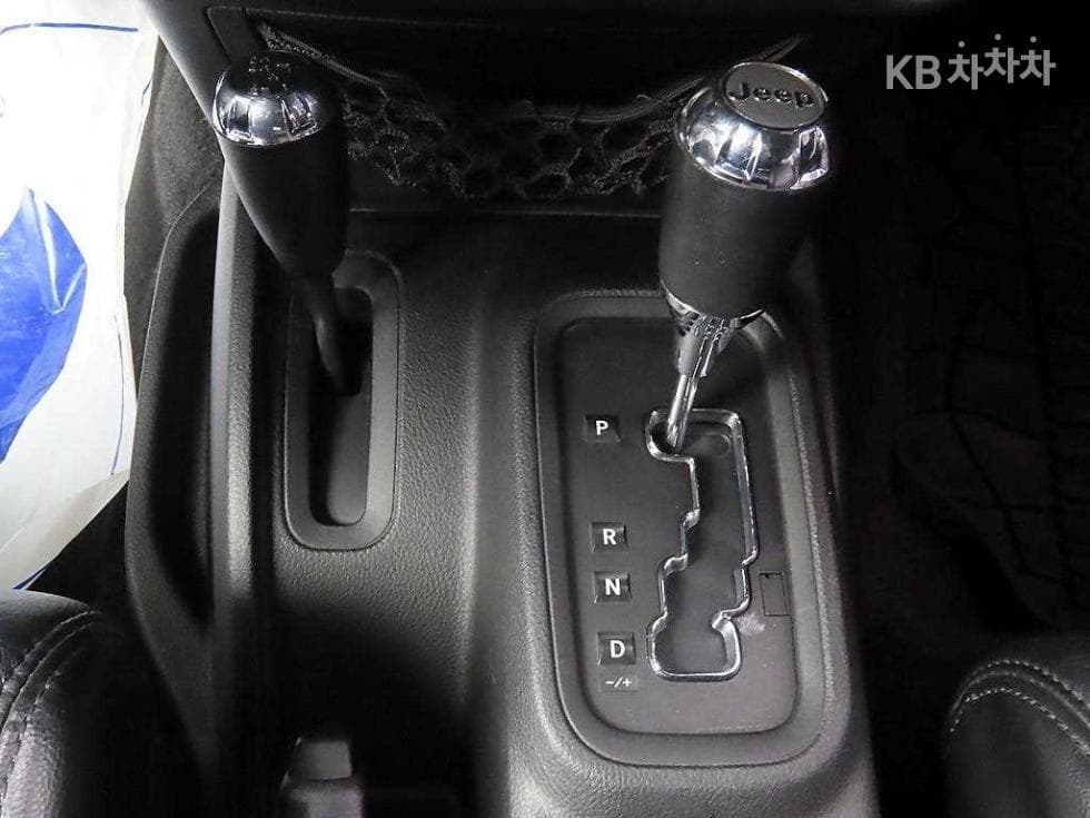 지프 랭글러2.8 루비콘 2도어 - 10