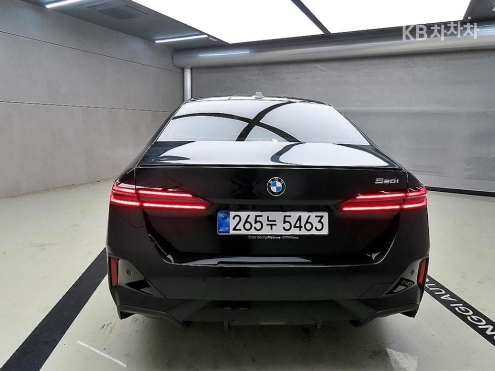 BMW Нов5 Серия(G60)520i SE - 3