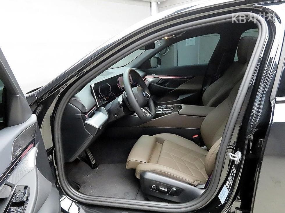 BMW Нов5 Серия(G60)520i SE - 5