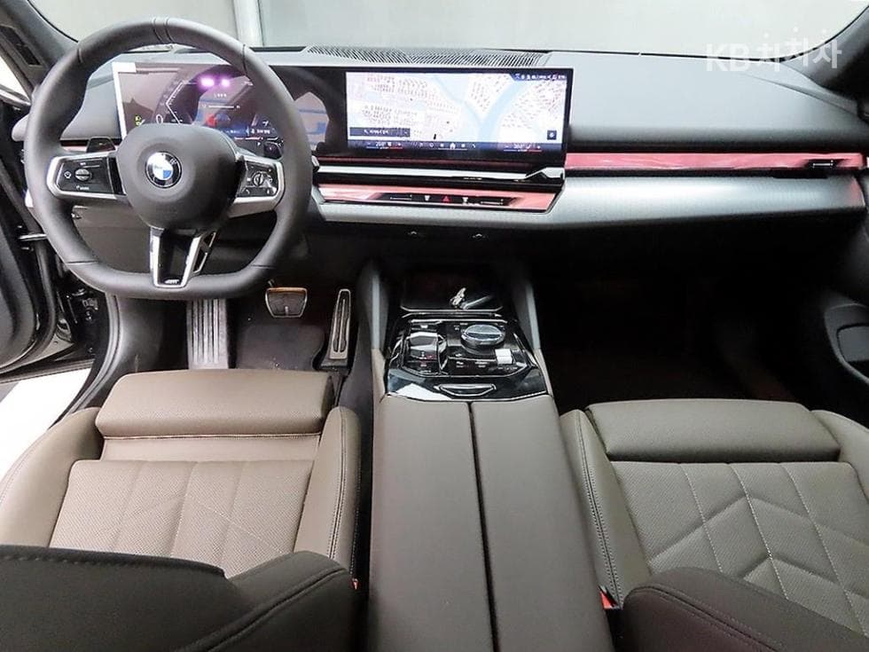 BMW Нов5 Серия(G60)520i SE - 7