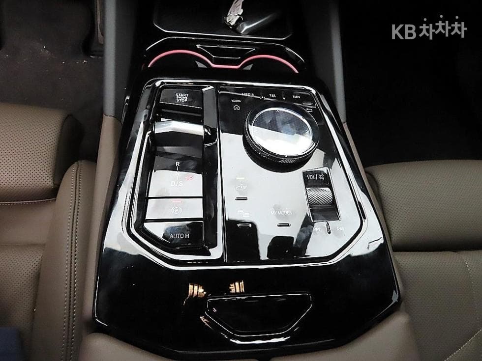 BMW Нов5 Серия(G60)520i SE - 10