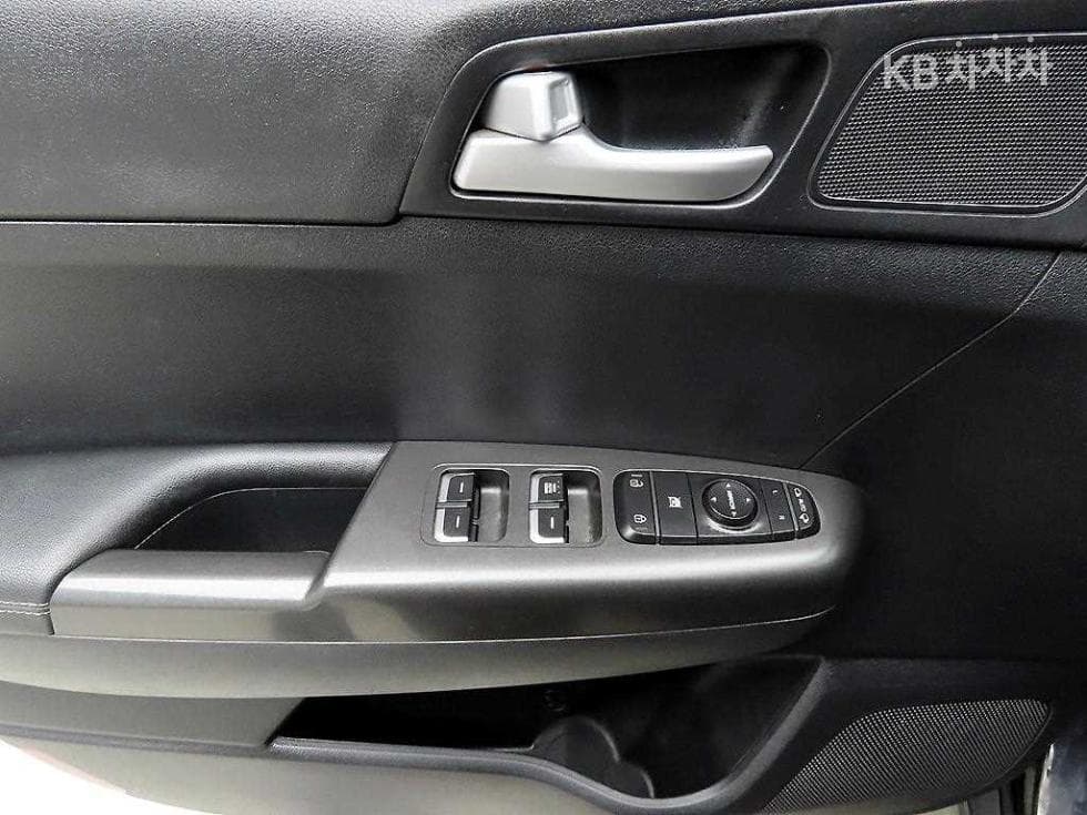Киа Sportage 4-то поколениеДизел 2.0 2WD Престиж - 11