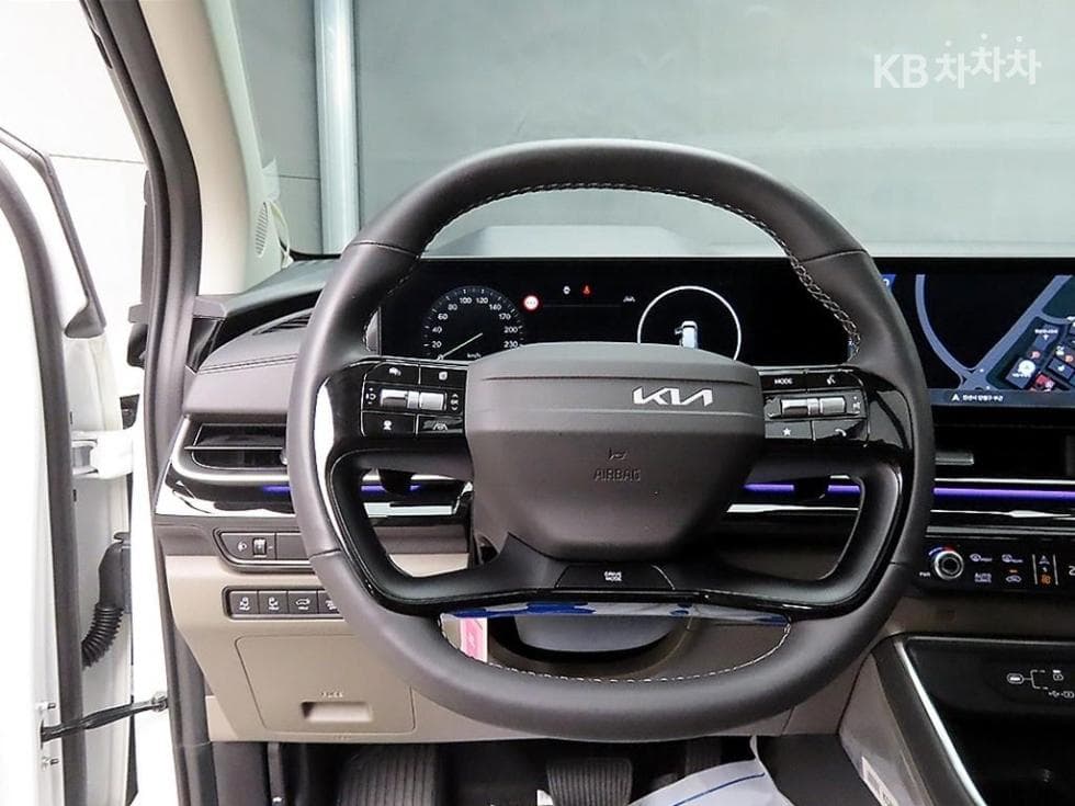 Киа The New (фейслифт) Канивал 4-то поколениеG3.5 GDI 9-местен X-Line - 9