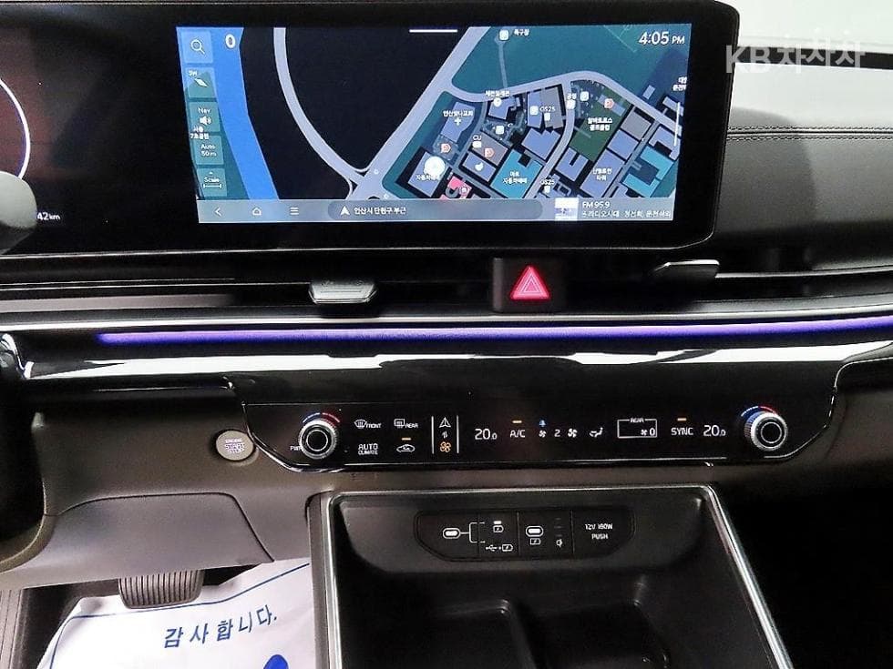 Киа The New (фейслифт) Канивал 4-то поколениеG3.5 GDI 9-местен X-Line - 13