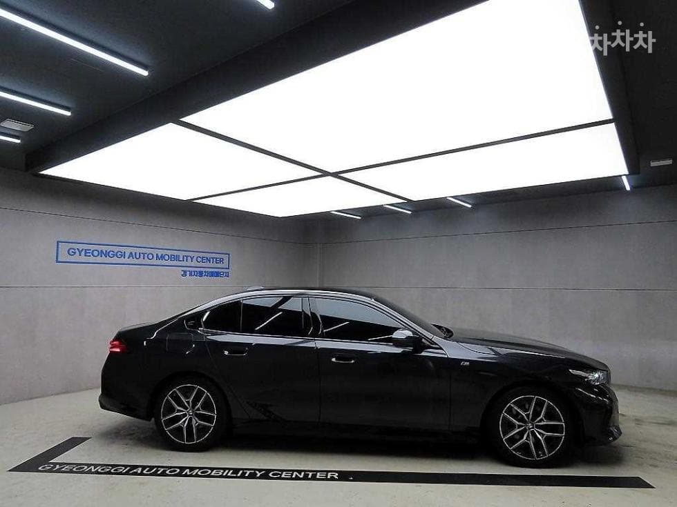 BMW Нов5 Серия(G60)520i Стандартен - 2