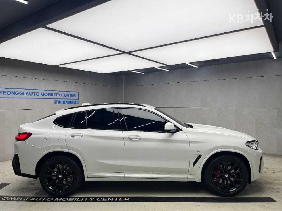 BMW New X4 (G02)xDrive 20i xLine - 2