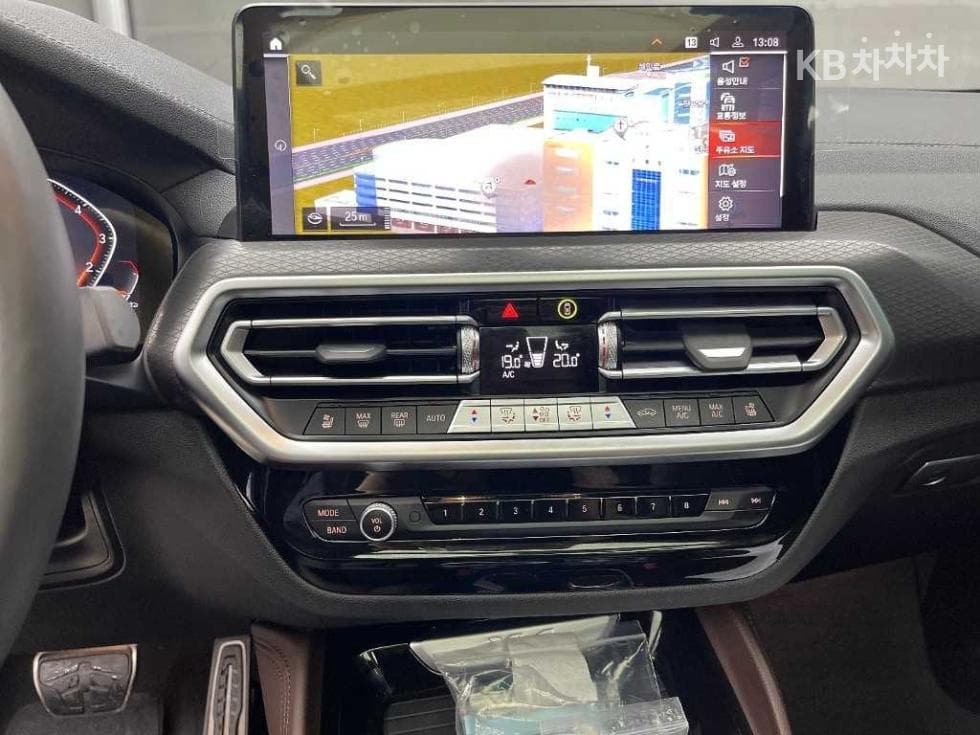 BMW New X4 (G02)xDrive 20i xLine - 12