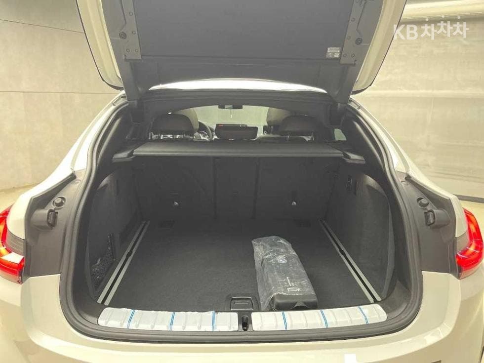 BMW New X4 (G02)xDrive 20i xLine - 16