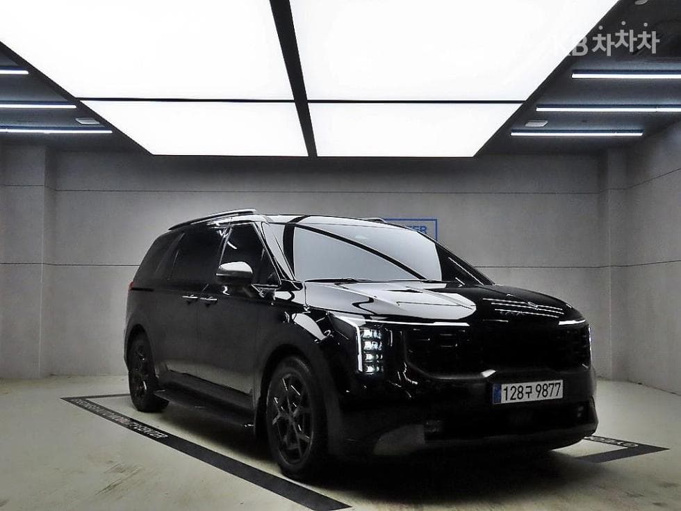 Kia The New (facelift) Carnival Hybrid 4th generation 1.6 HEV 7-seater (Limousine) X-Line - Image 1