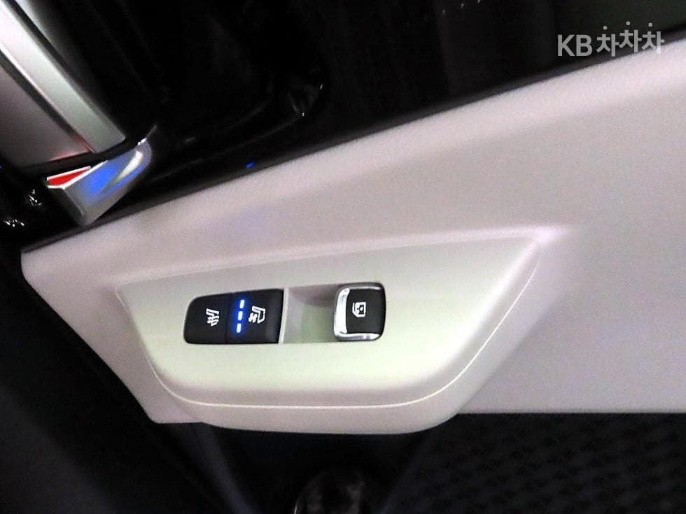 Kia The New (facelift) Carnival Hybrid 4th generation1.6 HEV 7-seater (Limousine) X-Line - 12