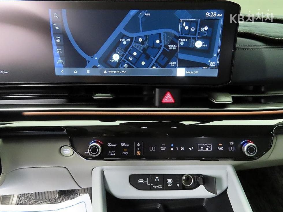 Kia The New (facelift) Carnival Hybrid 4th generation1.6 HEV 7-seater (Limousine) X-Line - 13