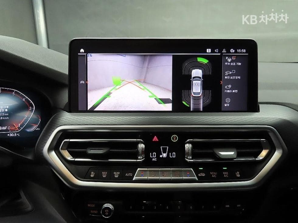 BMW New X4 (G02)xDrive 20i xLine - 15