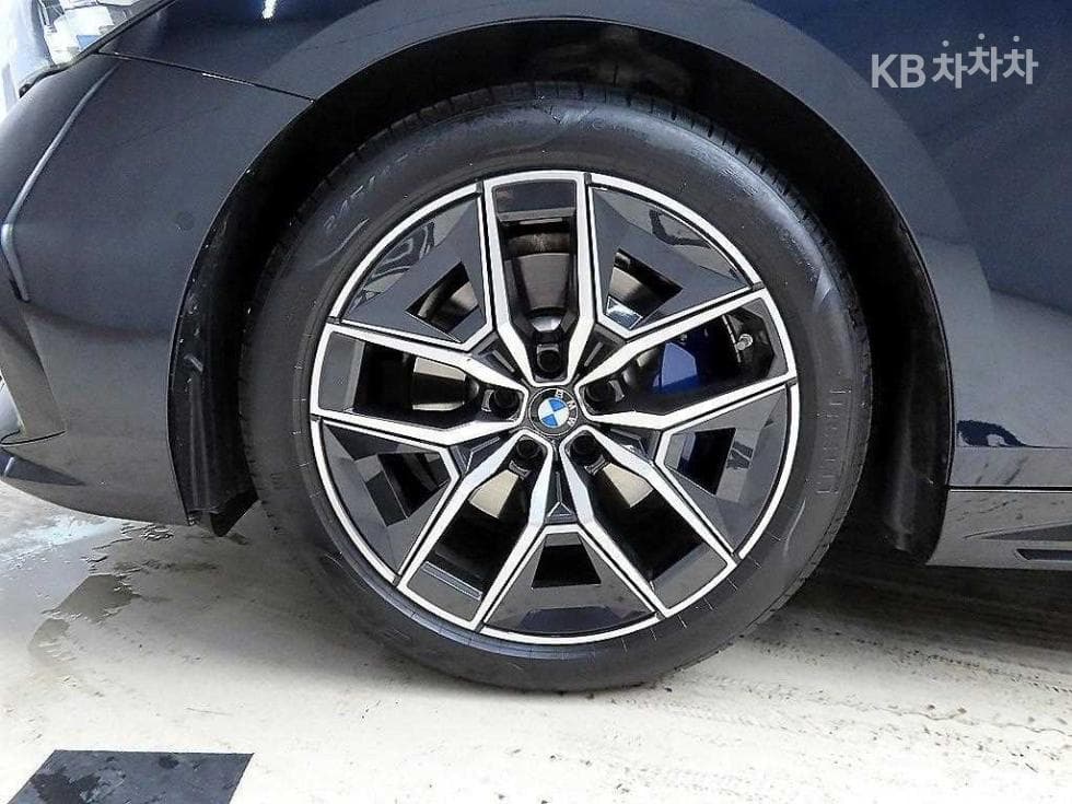 BMW New5 Series(G60)520i M Sport - 19