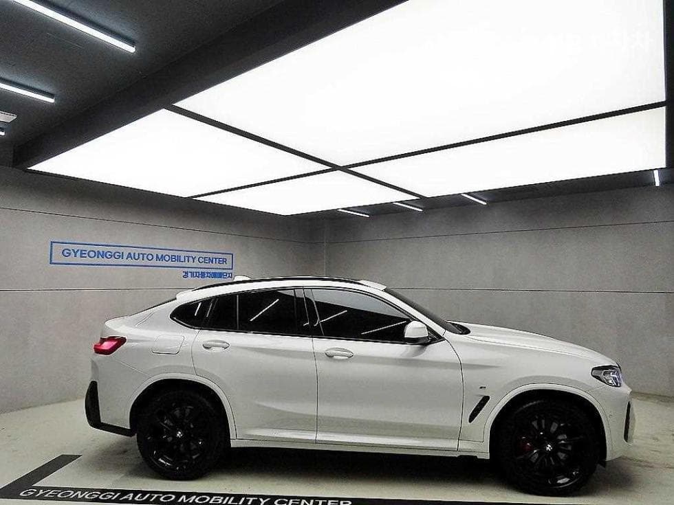 BMW New X4 (G02)xDrive 20i xLine - 2