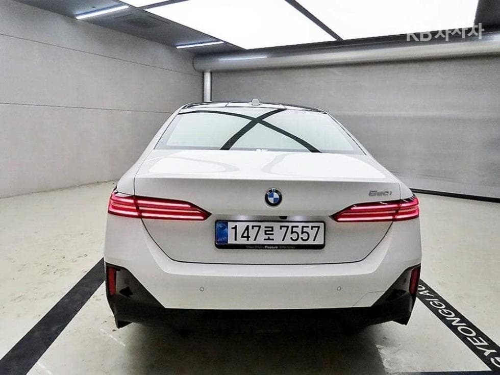 BMW Нов5 Серия(G60)520i M Sport - 3