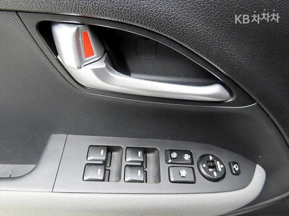Киа The New (фейслифт) Киа Рей (ван)1.0 Бензин Престиж - 11