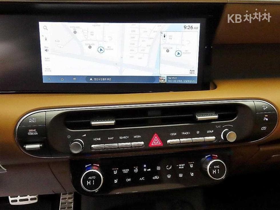 Хюндай Ди Всеново Palisade Хибрид2.5L бензин Турбо 4x4 9-местен Exclusive - 14