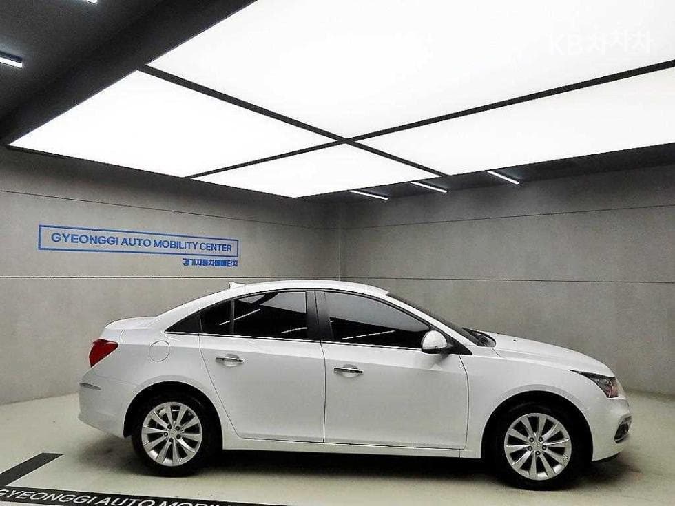 Джи Ем Корея Amazing New (фацелит/обновяване) Cruze1.8 Бензин LS - 2
