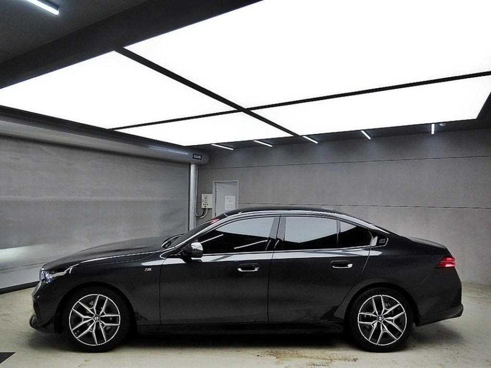 BMW New5 Series(G60)520i Standard - 4